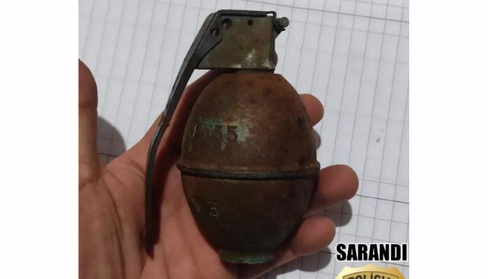 Granada americana da década de 1950 é encontrada entre sucatas no Paraná